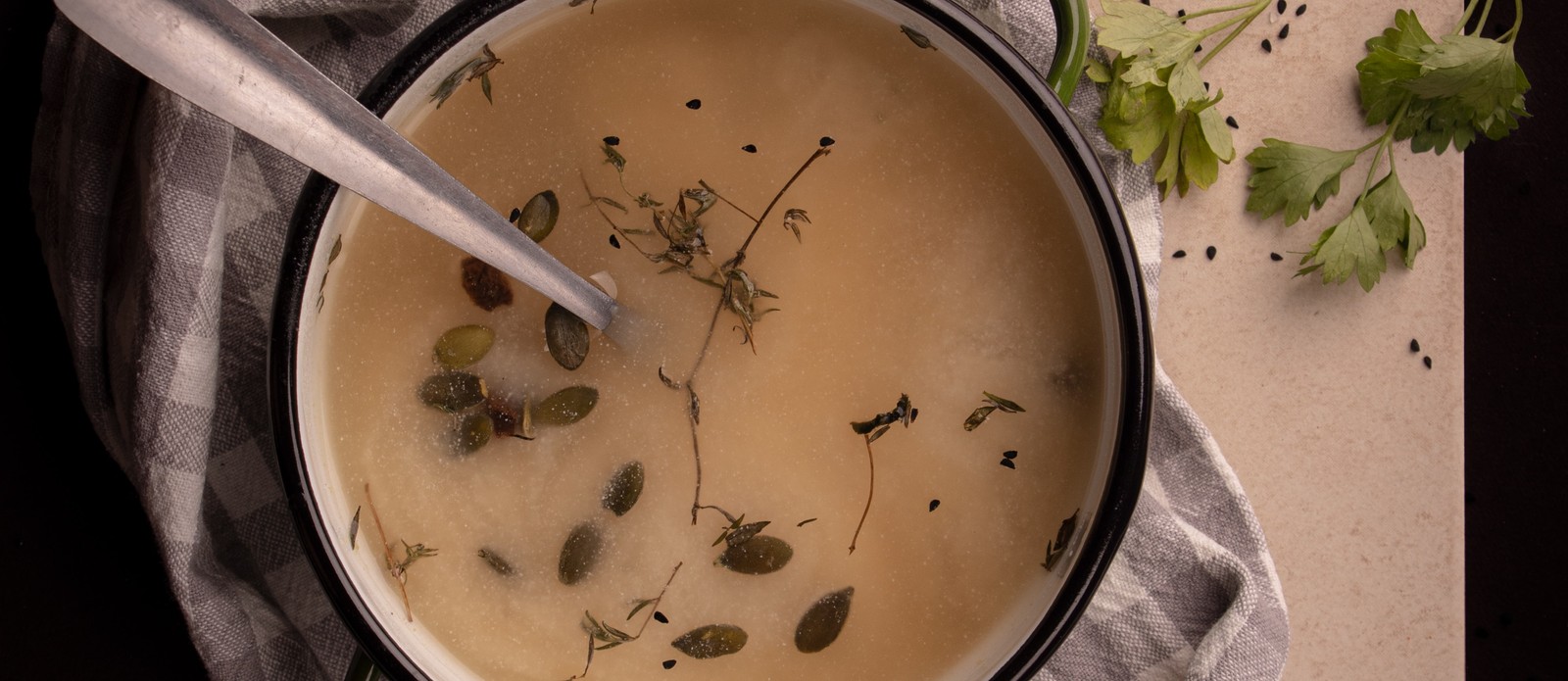 The chilled Vichyssoise soup is made with which vegetables?