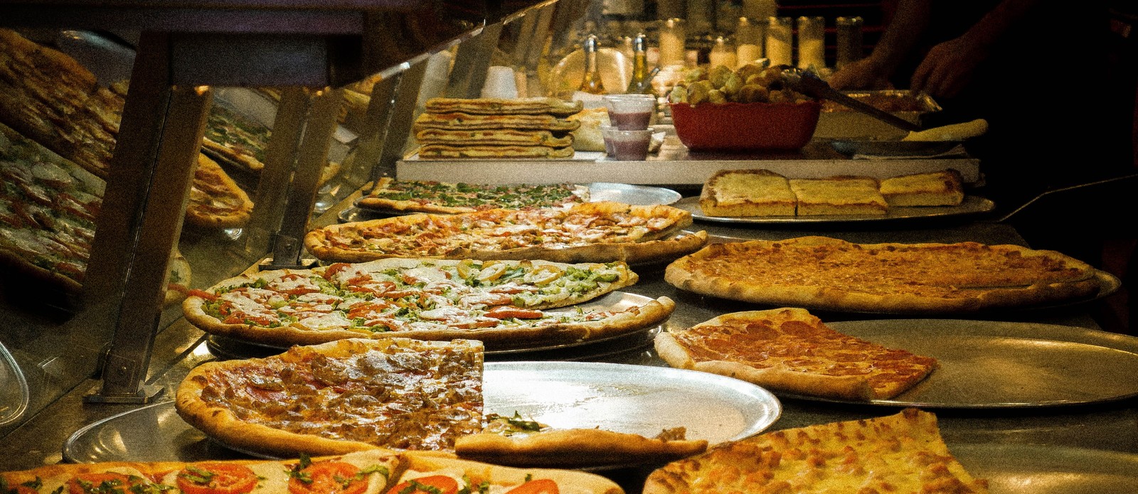 New York City style pizza is what style of pizza?