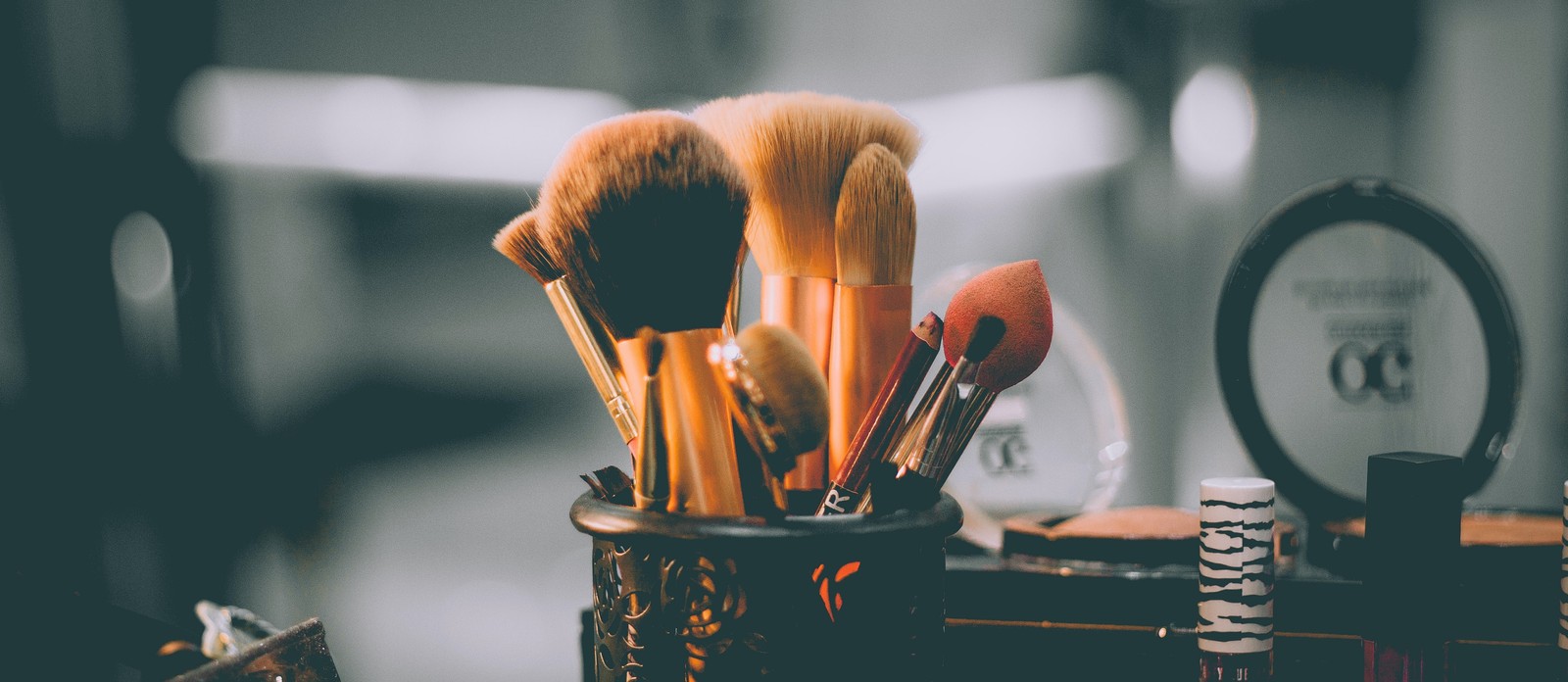 Which singer owns beauty brand &ldquo;Fenty&rdquo; named after her surname?