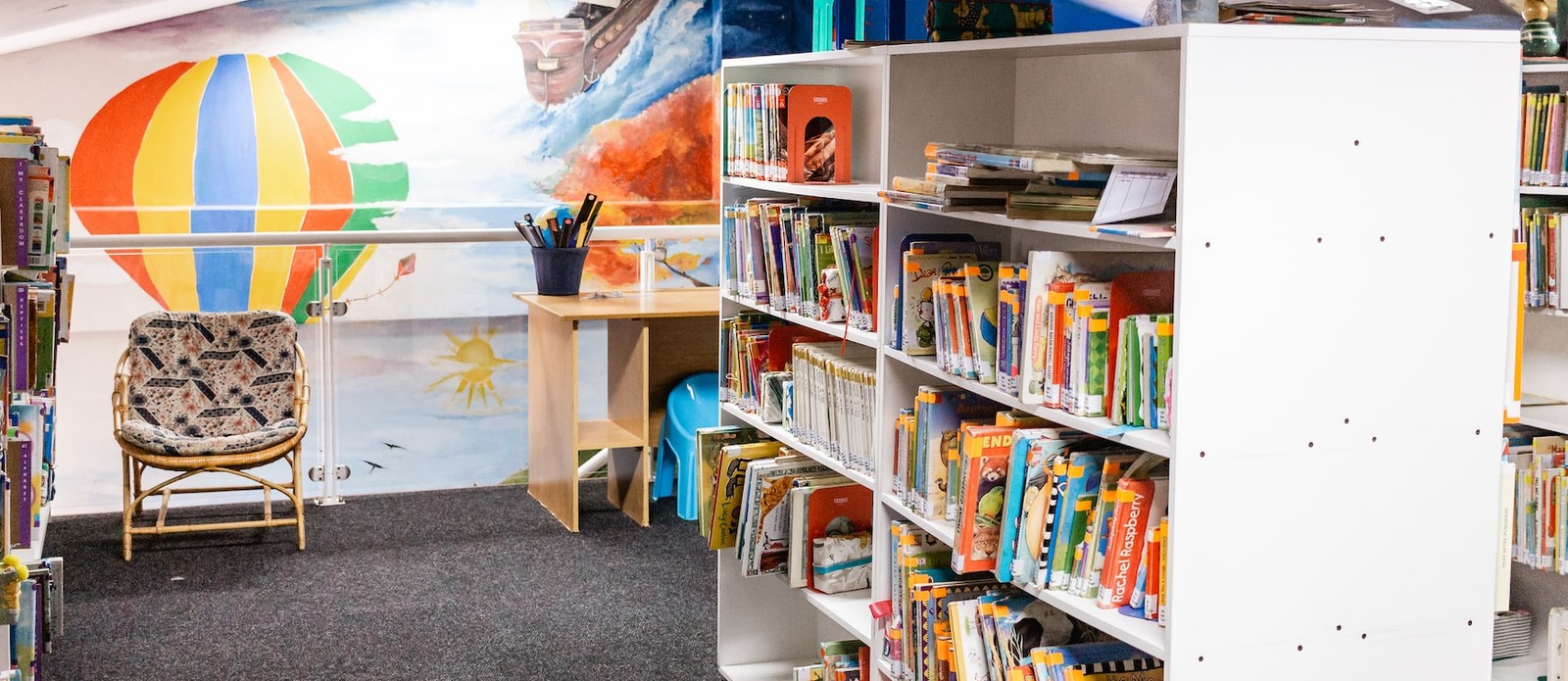 Who is the author of the book series 'A Series of Unfortunate Events'?