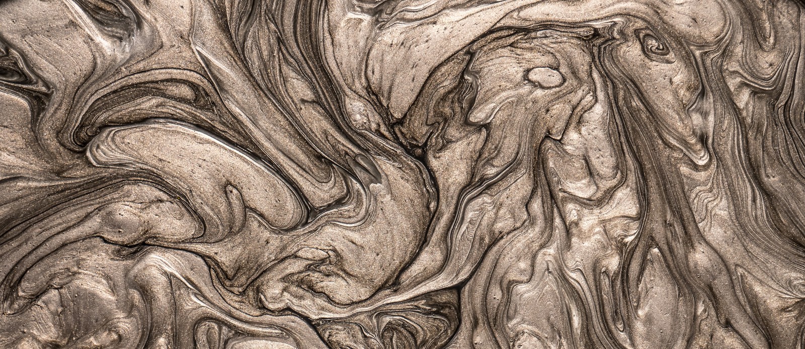 An alloy referred to as an amalgam must contain which metal?