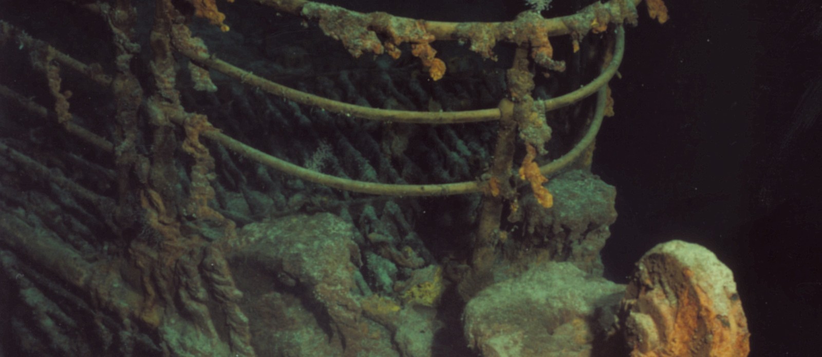 The Titanic had how many smokestacks?