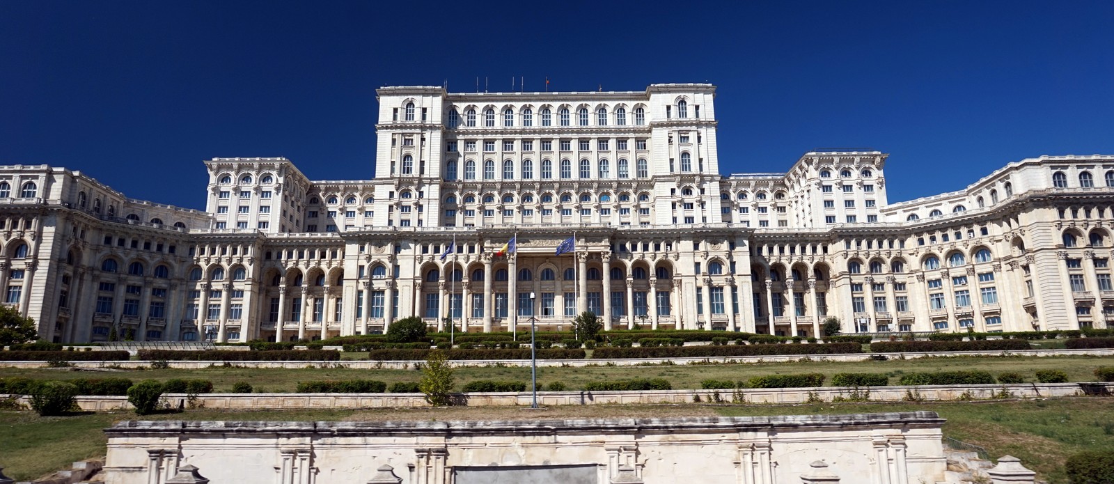 Where is the world's heaviest building located?